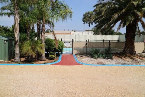 Renmark Motor Inn Motel - Northern Rivers Accommodation 3