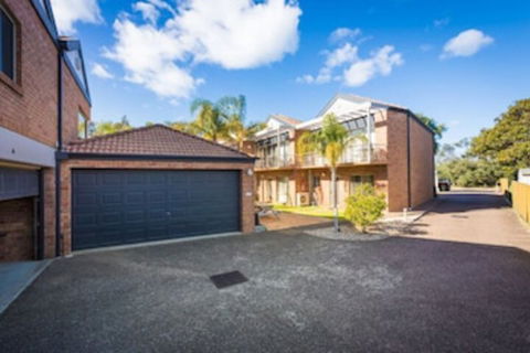 Beaches Apartments Merimbula - Northern Rivers Accommodation 4