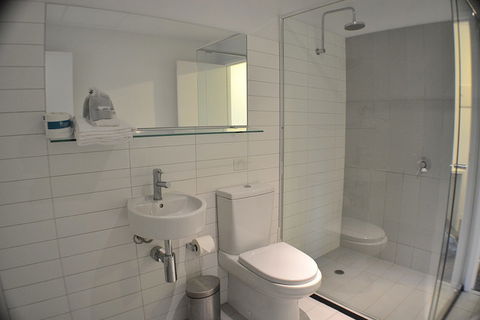 Royal Stays Apartments Docklands - Northern Rivers Accommodation 5