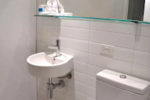 Royal Stays Apartments Docklands - Northern Rivers Accommodation 7