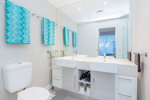 Silvershore Apartments On The Broadwater - Northern Rivers Accommodation 1