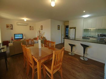 DBJ Holiday Units - Northern Rivers Accommodation 6