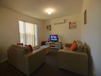 DBJ Holiday Units - Northern Rivers Accommodation 5