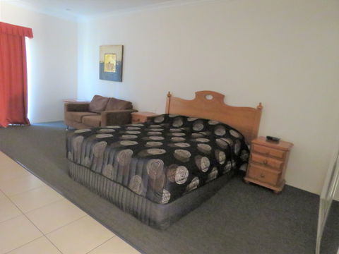 Emerald Gardens Motel & Apartments - Northern Rivers Accommodation 5