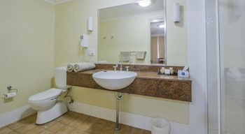Golden Guitar Motor Inn - Northern Rivers Accommodation 6