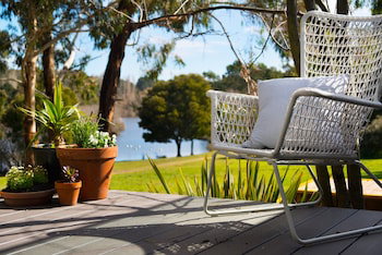 Lake Como Villa - Northern Rivers Accommodation 0