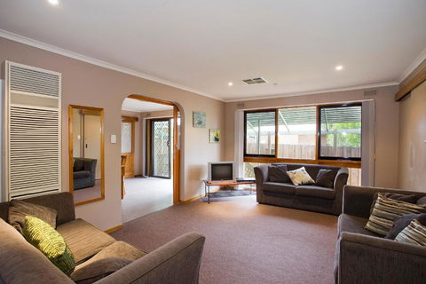 Geelong Holiday Home - Northern Rivers Accommodation 2