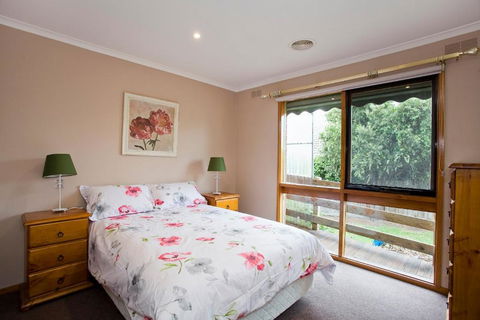 Geelong Holiday Home - Northern Rivers Accommodation 5