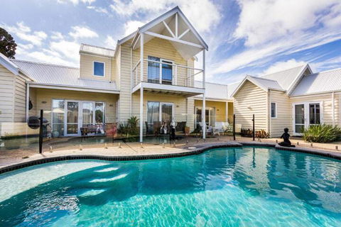 Seaside Spa Retreat - Northern Rivers Accommodation 7