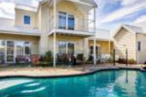 Seaside Spa Retreat - Northern Rivers Accommodation 0