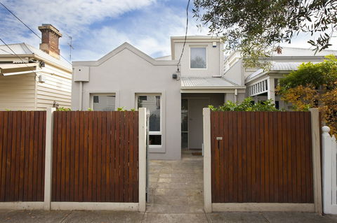 BOUTIQUE STAYS - Roxys Place - Northern Rivers Accommodation 1