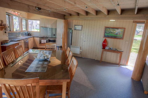 Sharpys Chalet - Northern Rivers Accommodation 3