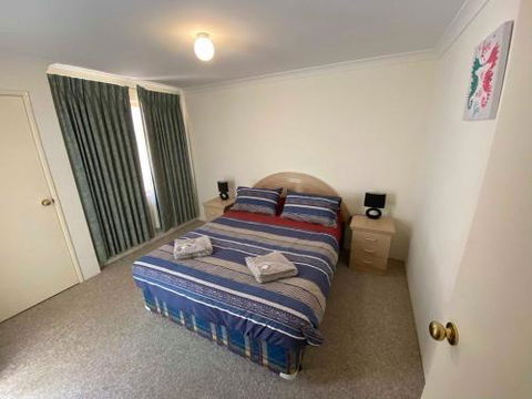 Port Bouvard Beach Holiday Home Mandurah - Northern Rivers Accommodation 3