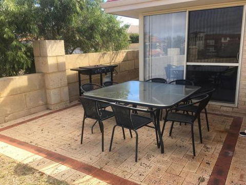 Port Bouvard Beach Holiday Home Mandurah - Northern Rivers Accommodation 2