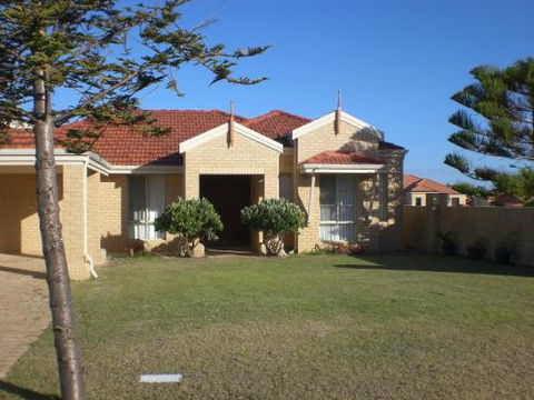 Port Bouvard Beach Holiday Home Mandurah - Northern Rivers Accommodation 0