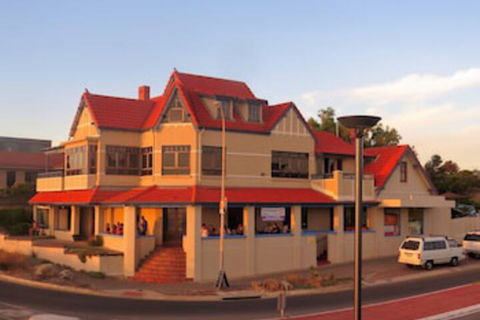 McCloud House - Northern Rivers Accommodation 0