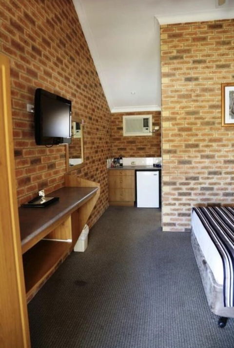 Condobolin Motor Inn - Northern Rivers Accommodation 6