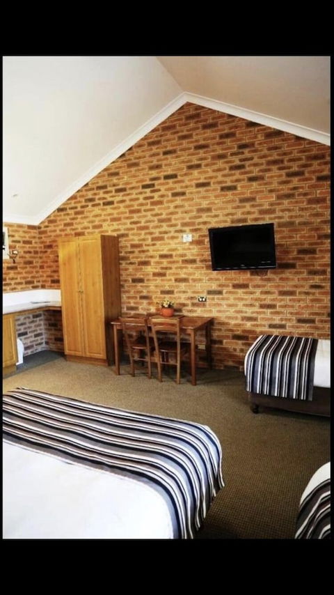Condobolin Motor Inn - Northern Rivers Accommodation 5