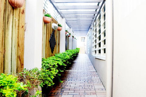 Spring Hill Mews Apartments - Northern Rivers Accommodation 1