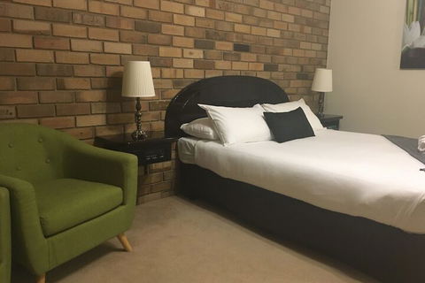 Magdala Motor Lodge & Lakeside Restaurant - Northern Rivers Accommodation 3
