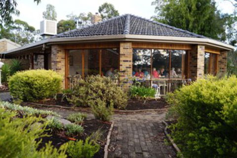Magdala Motor Lodge & Lakeside Restaurant - Northern Rivers Accommodation 0