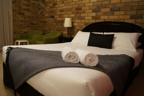 Magdala Motor Lodge & Lakeside Restaurant - Northern Rivers Accommodation 7