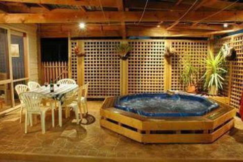 Woodland By The Bay & Puddleduck Cottage - Northern Rivers Accommodation 2