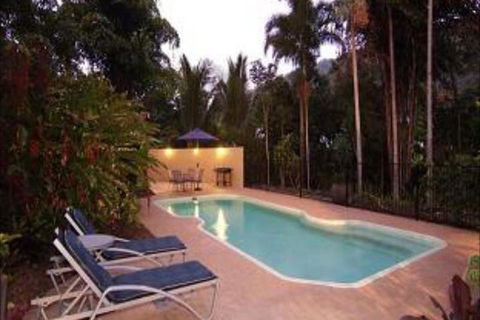 Port Douglas Valley Retreat - Northern Rivers Accommodation 5