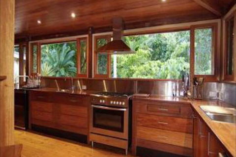 Port Douglas Valley Retreat - Northern Rivers Accommodation 6