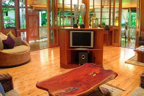 Port Douglas Valley Retreat - Northern Rivers Accommodation 2