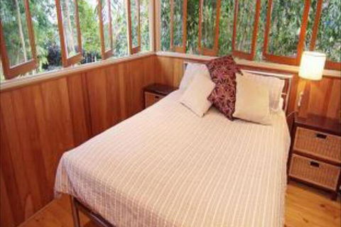 Port Douglas Valley Retreat - Northern Rivers Accommodation 7