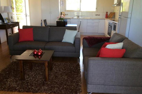 Tinaroo Sunset Retreat - Northern Rivers Accommodation 5