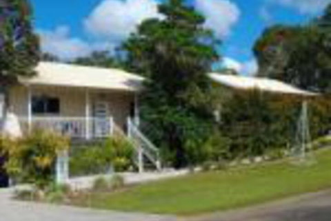 Tinaroo Sunset Retreat - Northern Rivers Accommodation 0