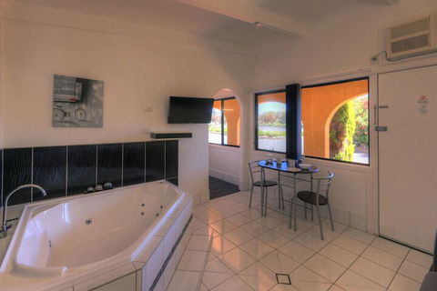 Twin Swans Motel - Northern Rivers Accommodation 7