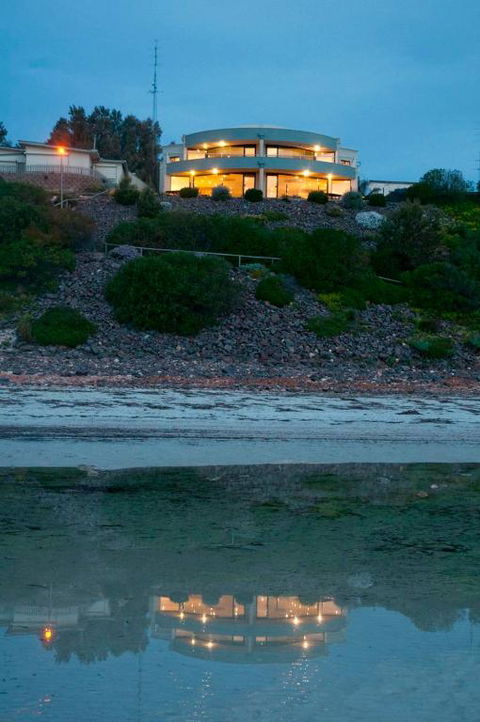 Cliff House Beachfront Villas - Northern Rivers Accommodation 6