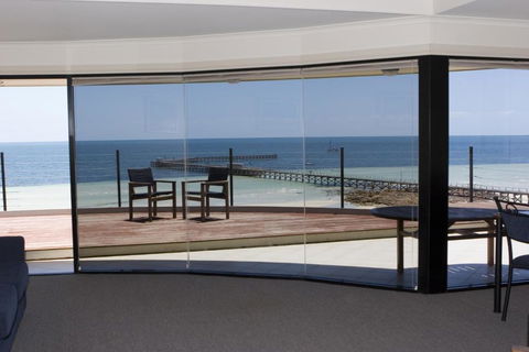 Cliff House Beachfront Villas - Northern Rivers Accommodation 5