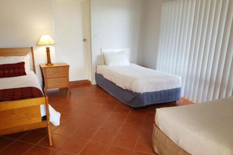 Corlette Poolside Getaway - Northern Rivers Accommodation 2