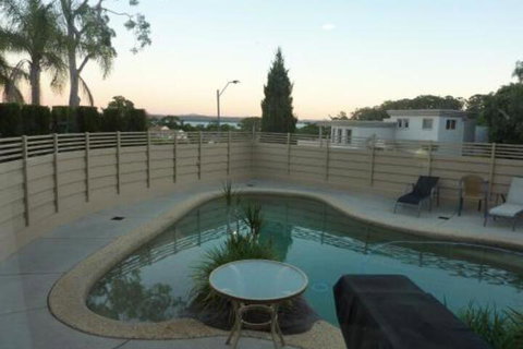 Corlette Poolside Getaway - Northern Rivers Accommodation 4
