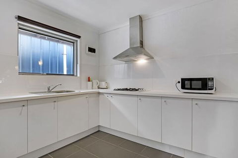 Adelaide Holiday Homes - Northern Rivers Accommodation 5