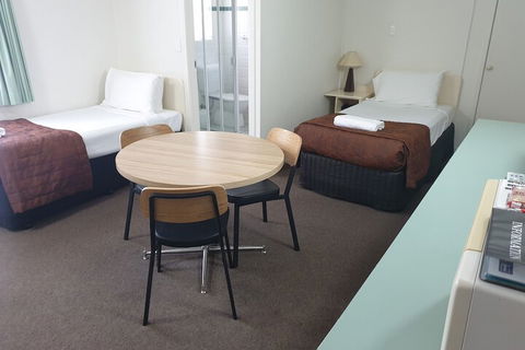 Earls Court Motor Inn - Northern Rivers Accommodation 3