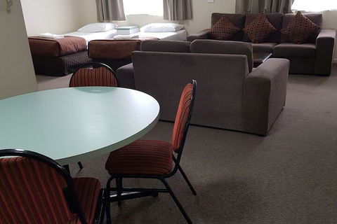 Earls Court Motor Inn - Northern Rivers Accommodation 1