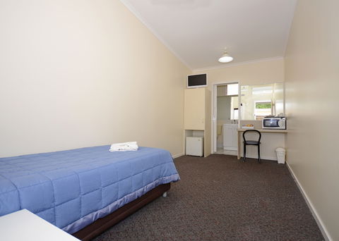 Ned Kelly's Motel - Northern Rivers Accommodation 3