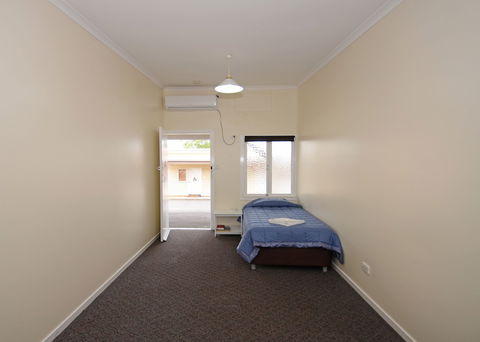 Ned Kelly's Motel - Northern Rivers Accommodation 2