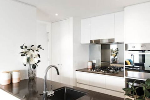 RNR Serviced Apartments North Melbourne - Northern Rivers Accommodation 0