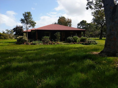 Dunsborough Rail Carriages & Farm Cottages - Northern Rivers Accommodation 0