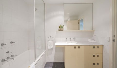 The Waterfront Apartments, Geelong - Northern Rivers Accommodation 5