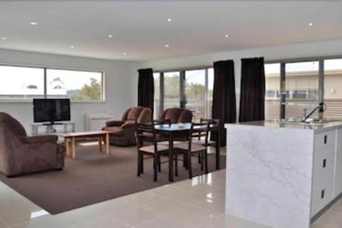 170 Hazards View Unit 1 - Northern Rivers Accommodation 3