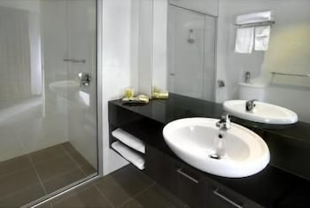 May Park Executive Apartments - Northern Rivers Accommodation 3