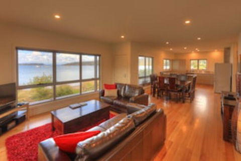 Fairwinds - Essentially Tas - Northern Rivers Accommodation 0