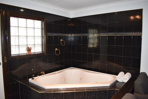 Roundhouse Motel - Northern Rivers Accommodation 6